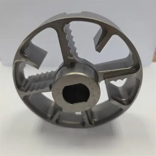 [VE982.850.602] Ringmes 130 met apart middenblad